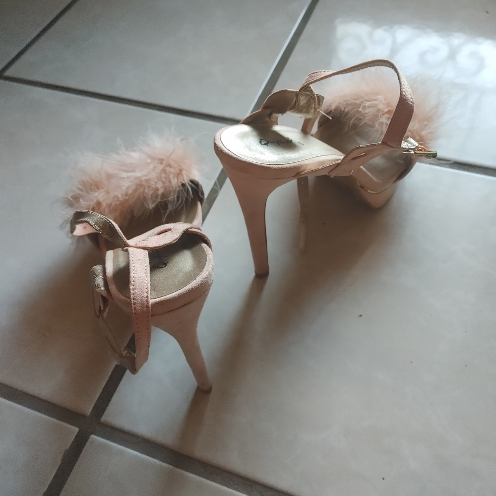 Shoes - Picture 3 of 6